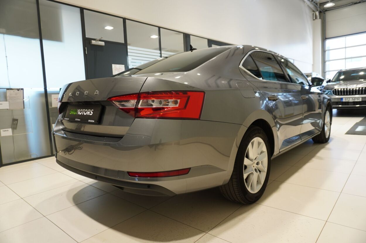Škoda Superb 2022, kuva 3/10