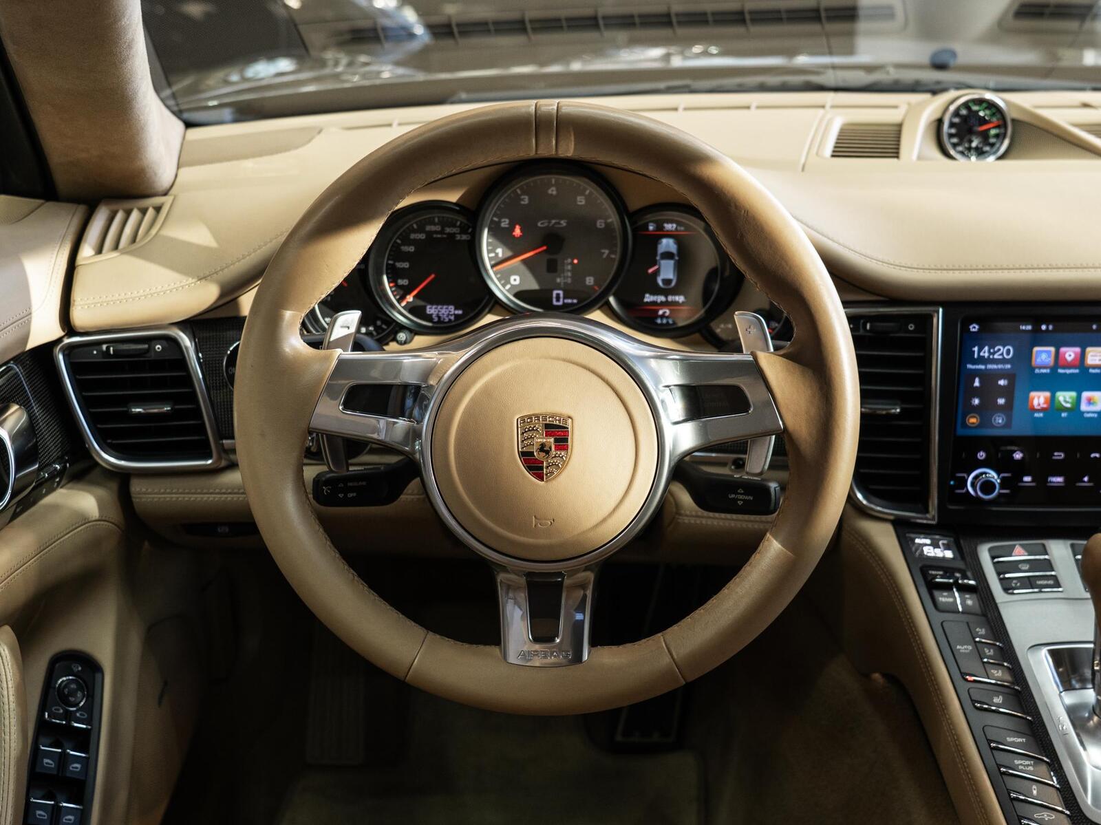 Porsche Panamera GTS 2012, photo 6/10