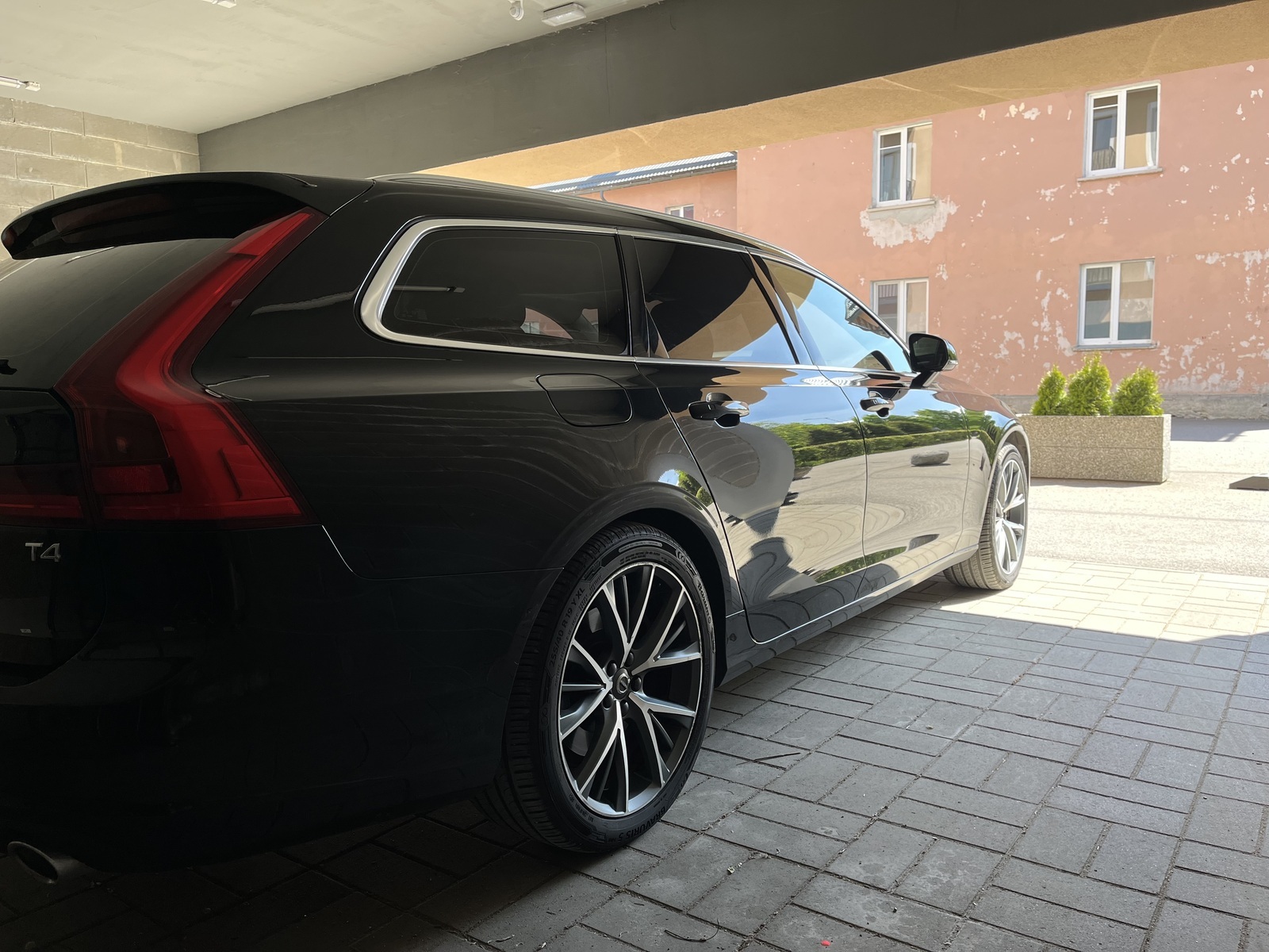 Volvo V90 2018, photo 3/27