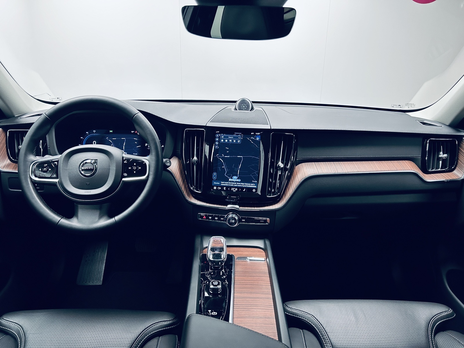 Volvo XC60 2023, photo 7/10