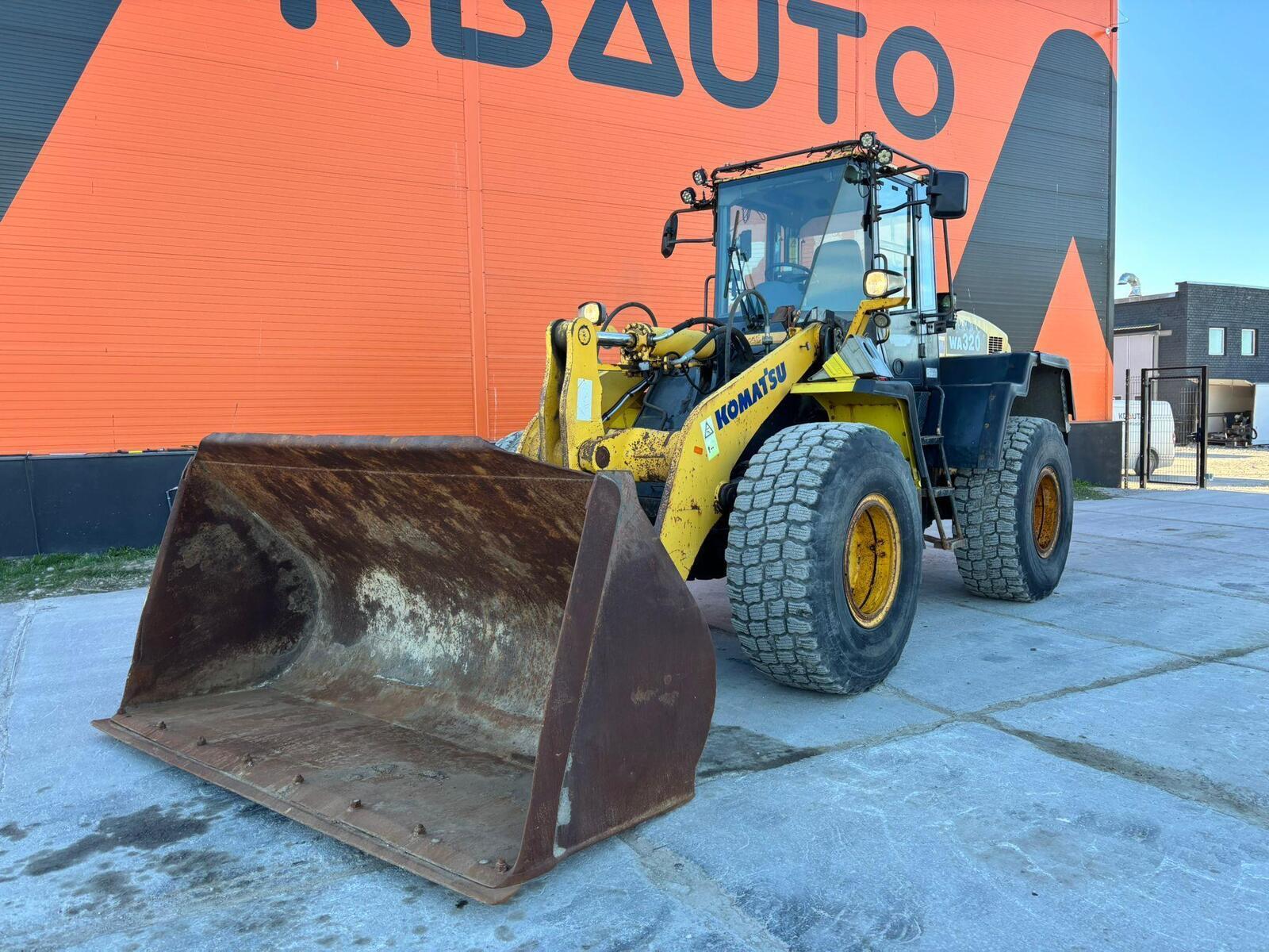 Komatsu WA 320-5, kuva 2/26