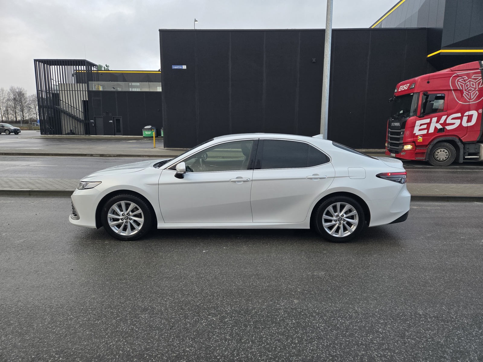 Toyota Camry 2023, photo 5/7