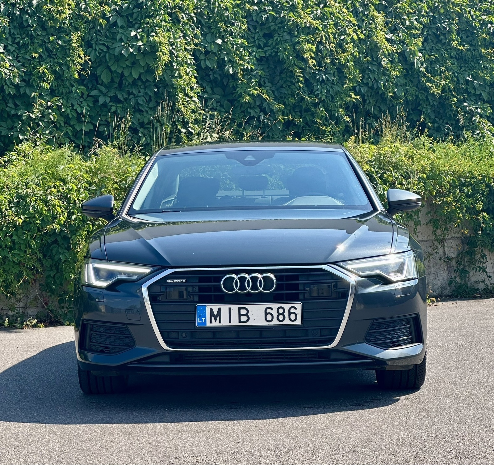 Audi A6 2022, photo 2/17