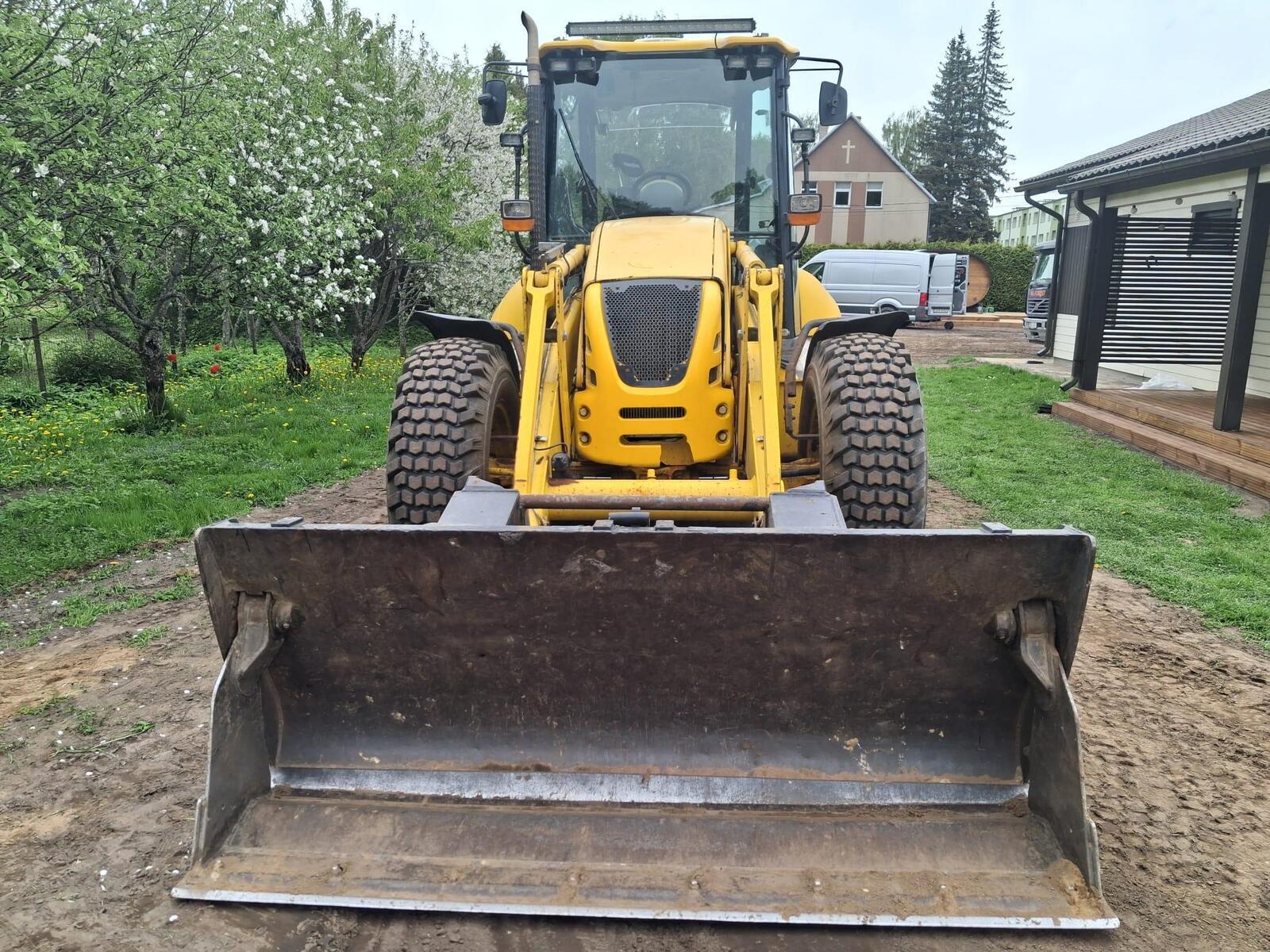 Komatsu WB 93S-5E0, kuva 4/29