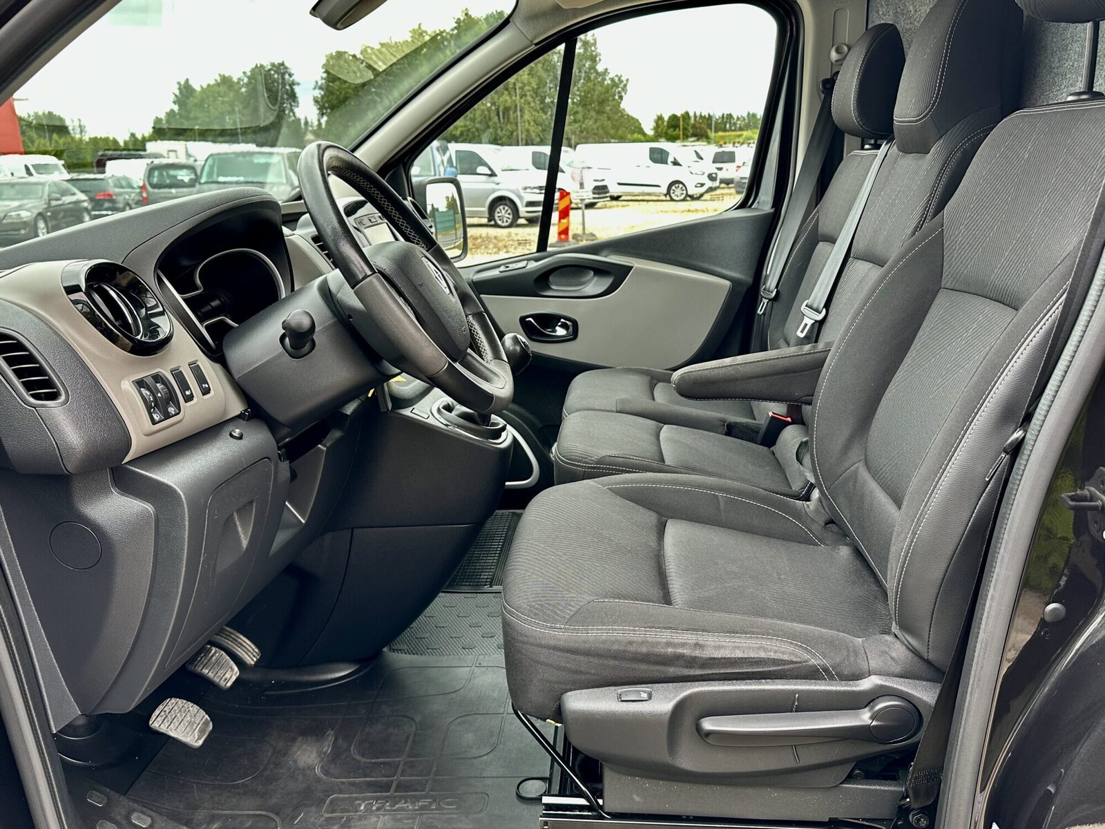 Renault Trafic 2017, kuva 6/21
