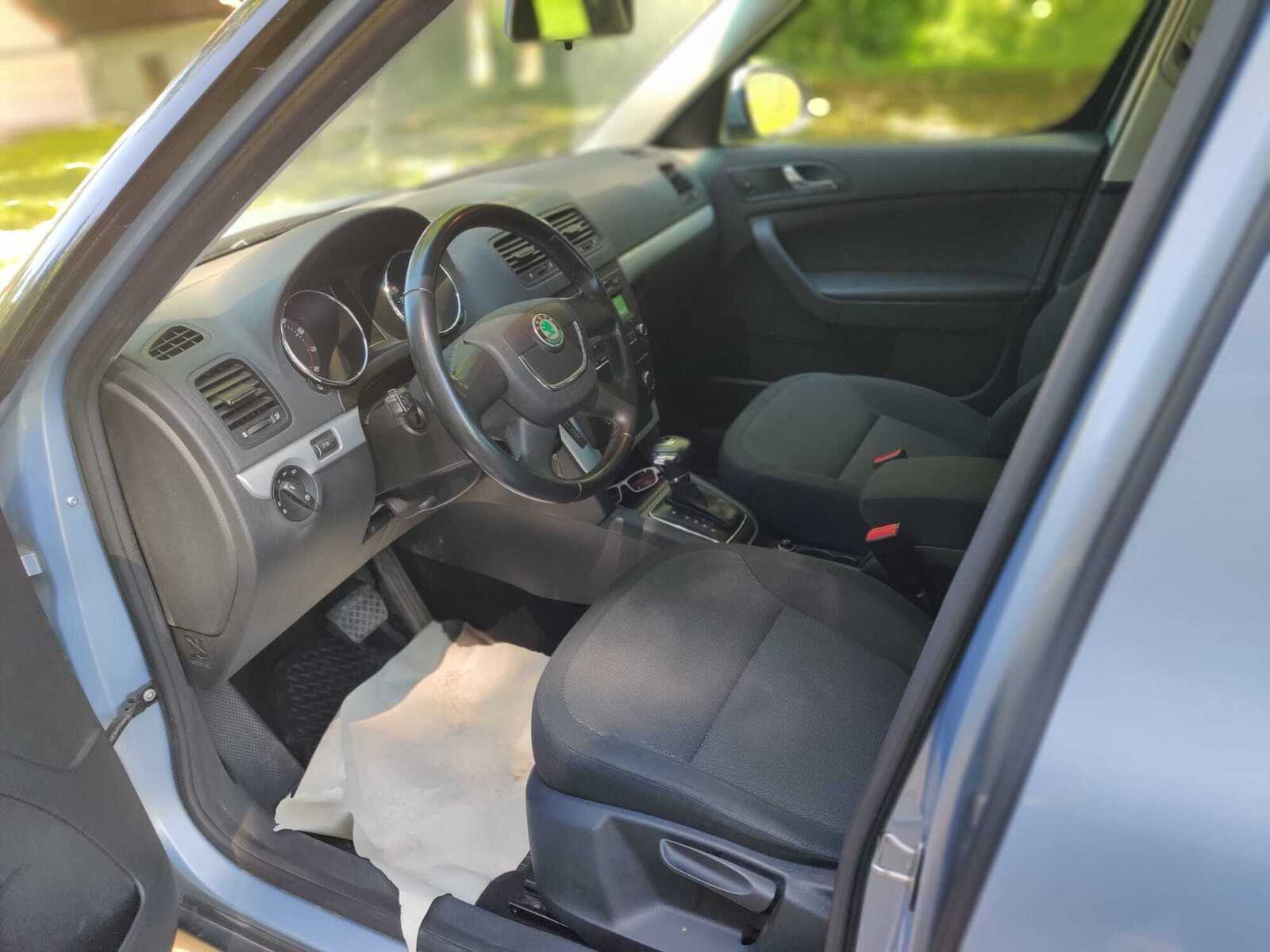 Škoda Yeti 2011, photo 6/13