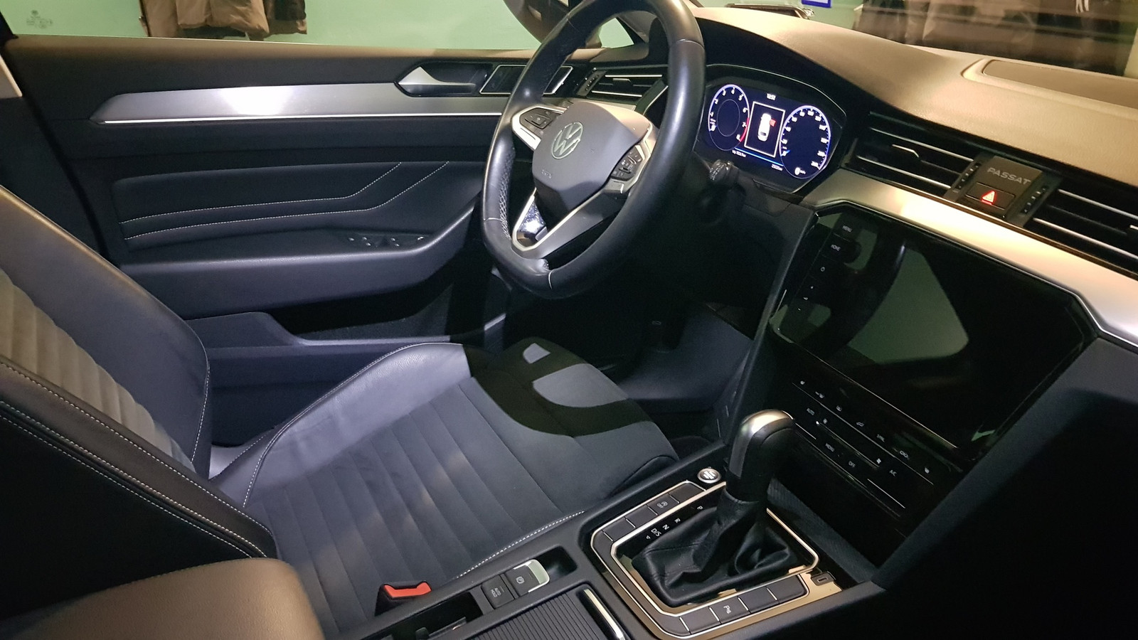 Volkswagen Passat Variant 2021, kuva 2/3