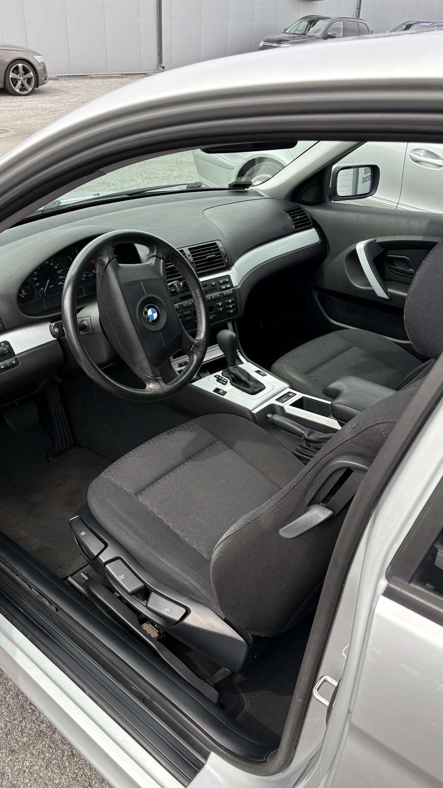 BMW 320 2004, photo 6/13