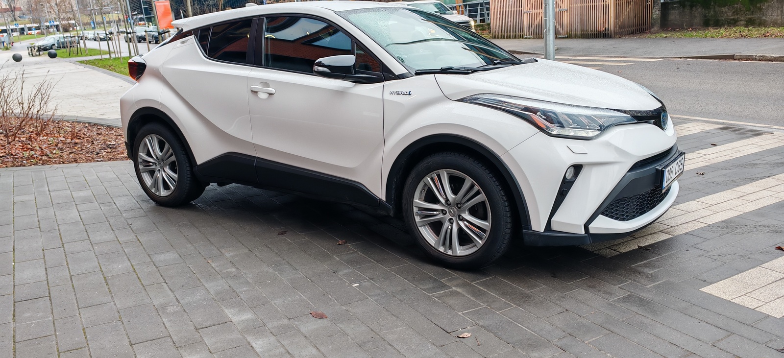 Toyota C-HR 2021, photo 3/13