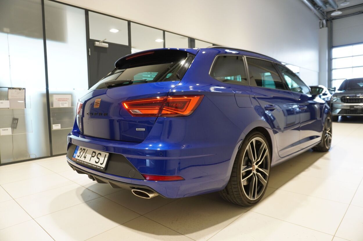 SEAT Leon 2020, photo 3/27