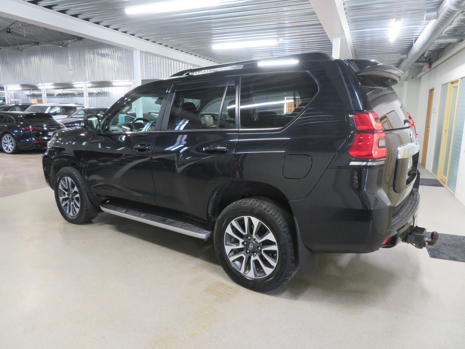 Toyota Land Cruiser 2023, photo 2/11
