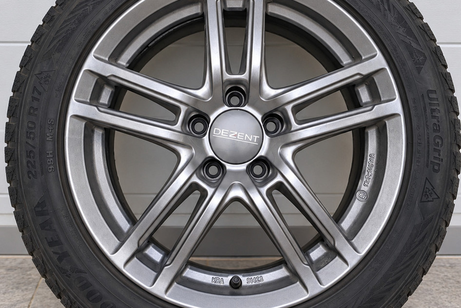 Kasutatud valuvelg+lamellrehv 225/50R17, Mercedes-Benz (Dezent)
