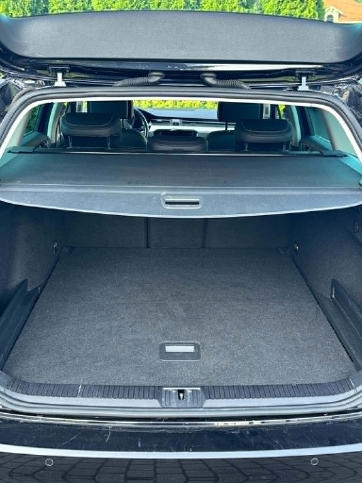 Volkswagen Passat Variant 2022, photo 7/10
