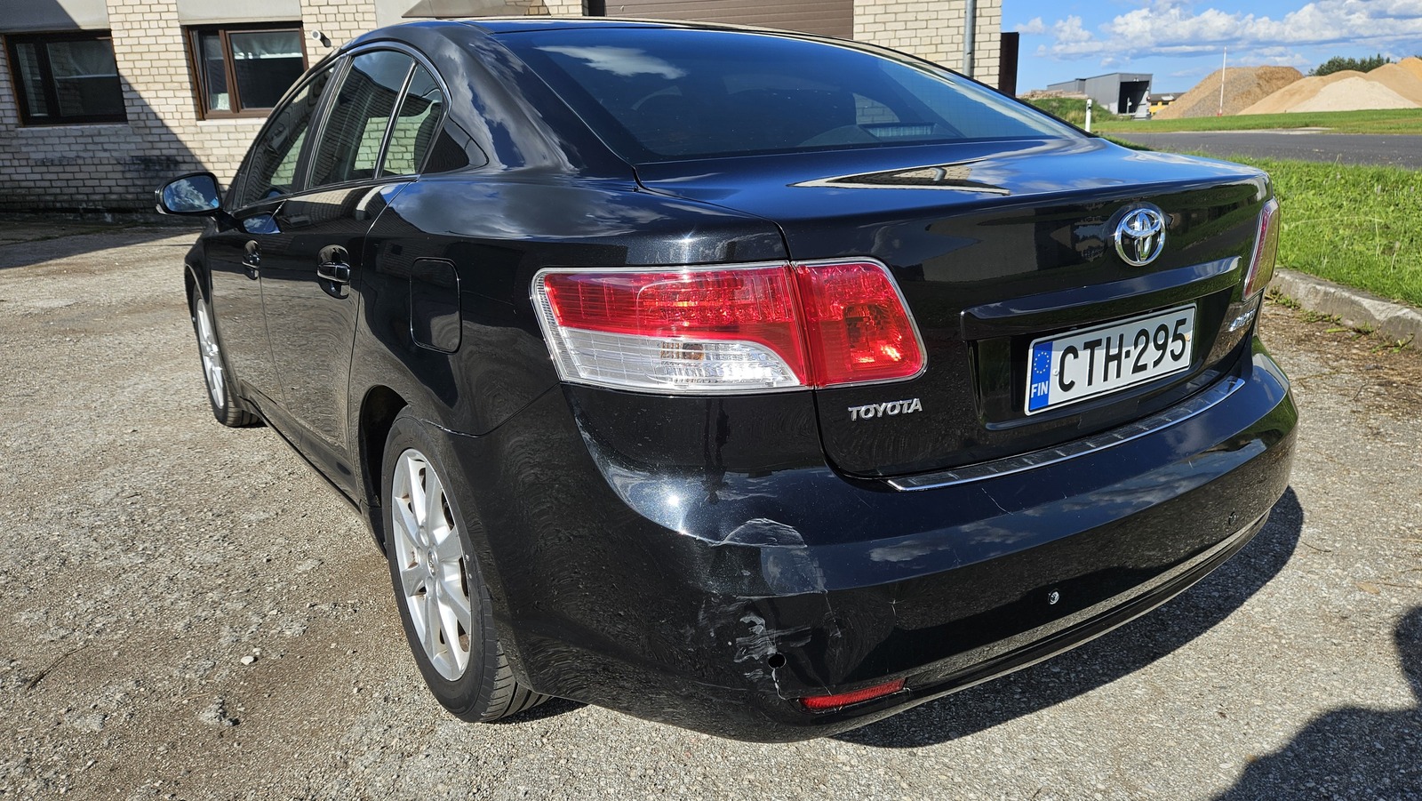 Toyota Avensis 2010, photo 2/7