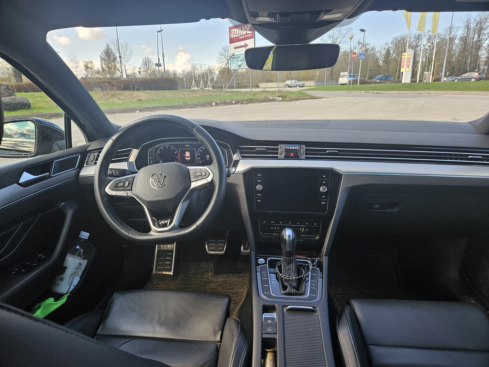 Volkswagen Passat 2021, photo 4/5