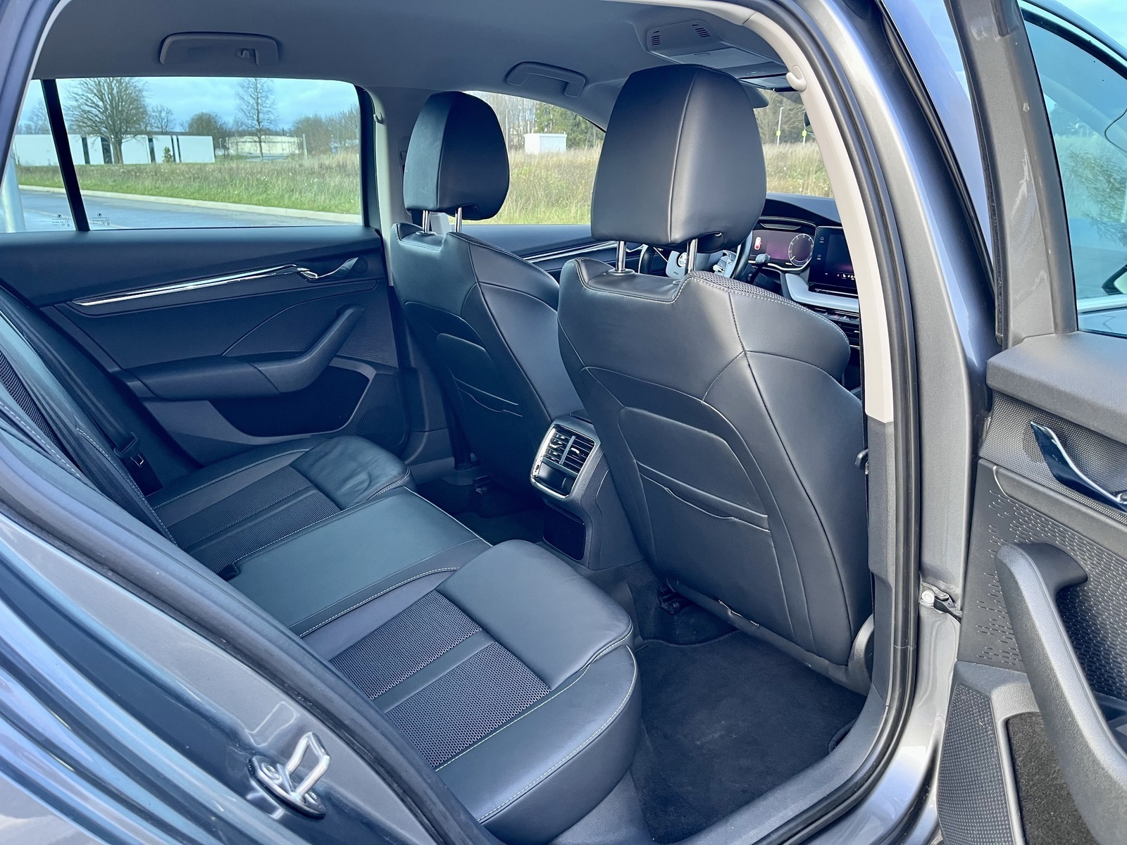 Škoda Octavia 2022, photo 7/10