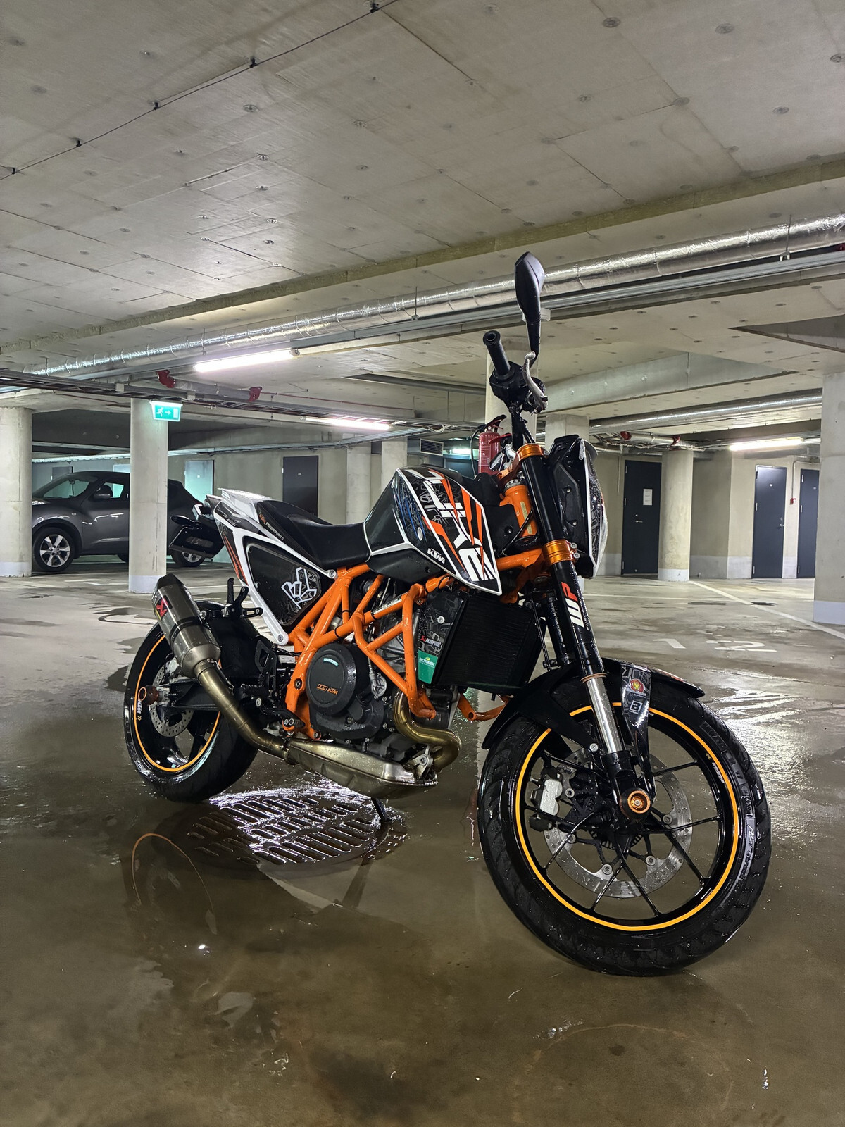 KTM 690 DUKE R 2013, photo 2/5