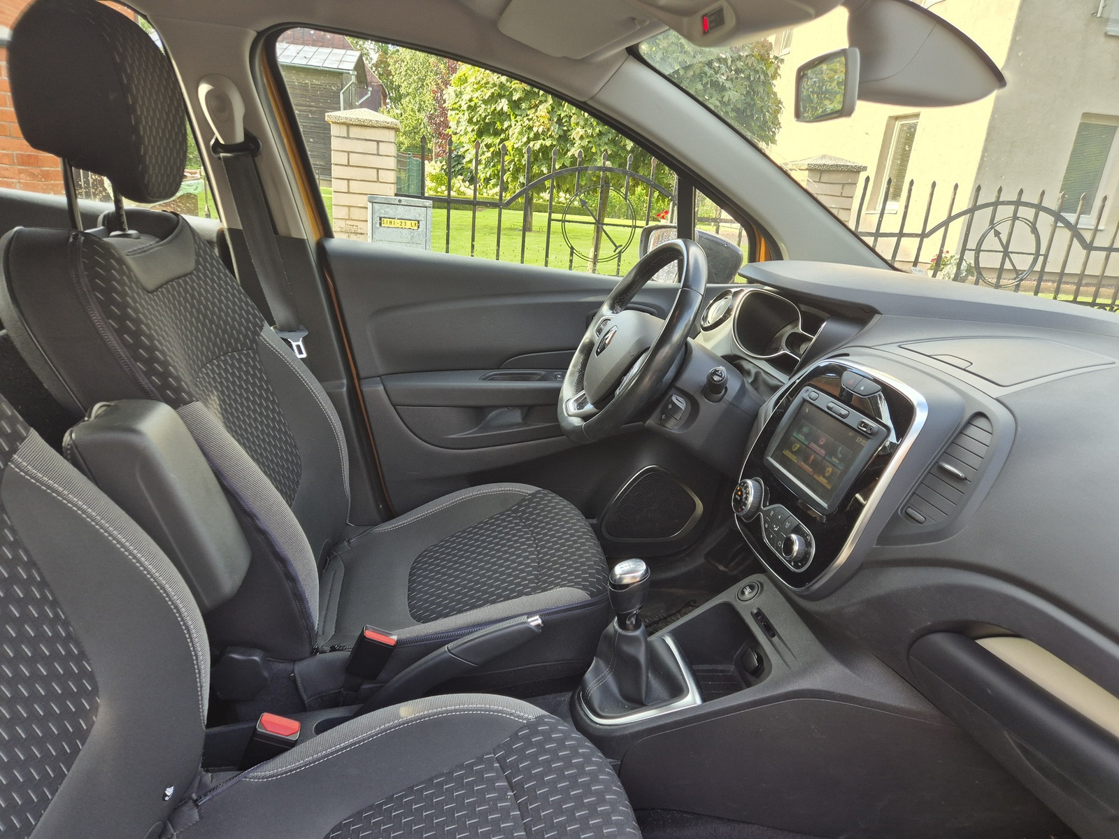 Renault Captur 2019, photo 6/10