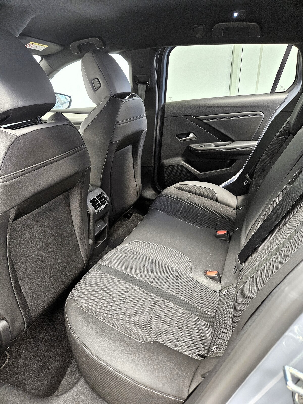 Opel Astra GS 2026, photo 7/8