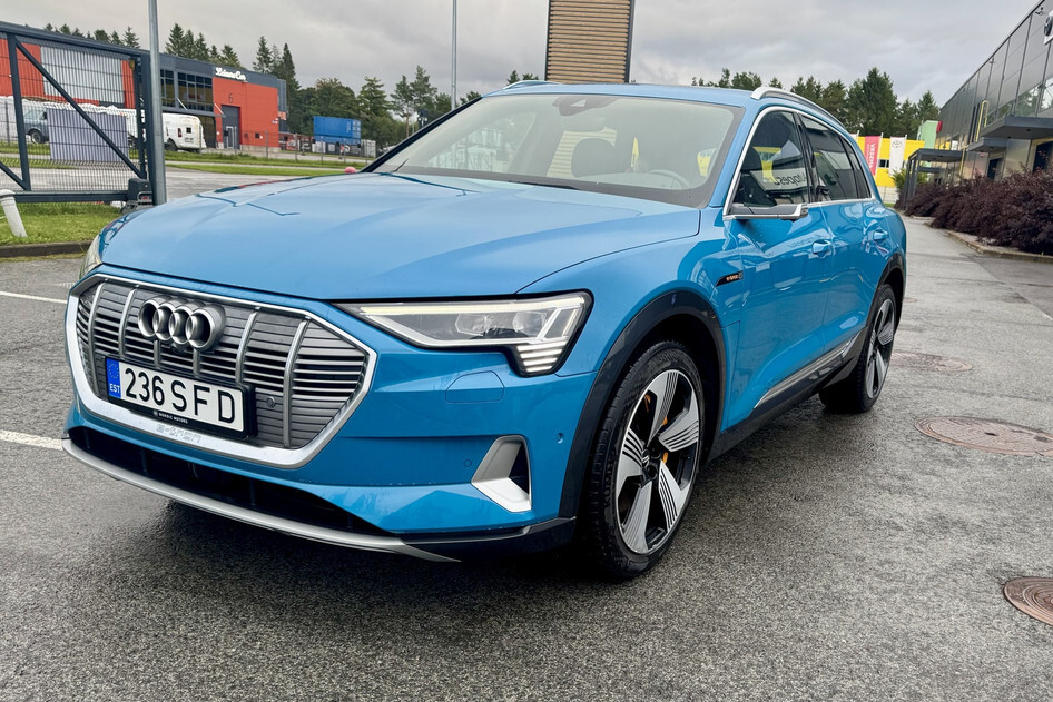 Audi e-tron, 2019, 300 kW, electric, automatic, four-wheel drive