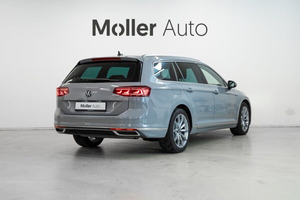 Volkswagen Passat 2022, photo 7/35