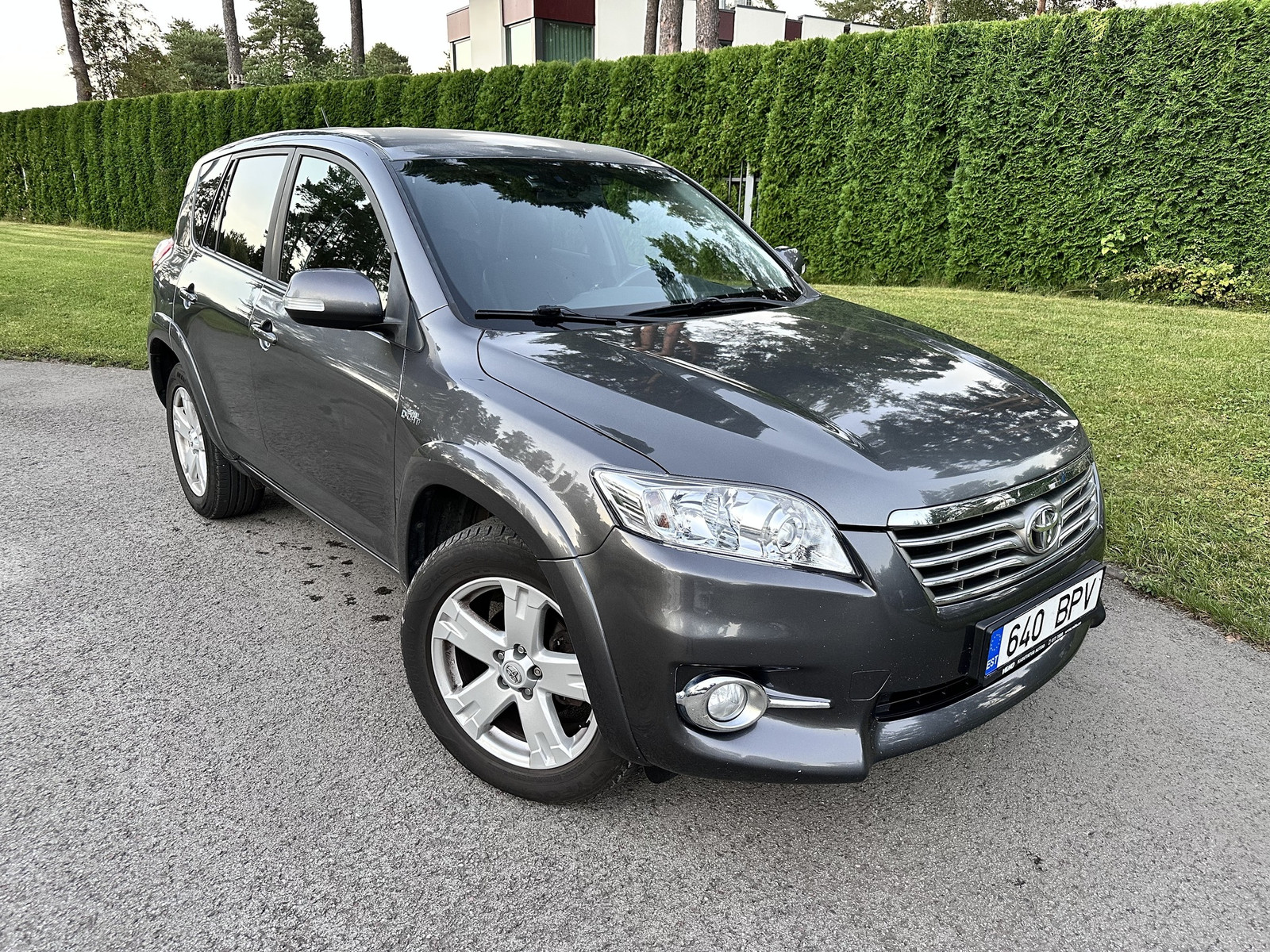 Toyota RAV4 2012, kuva 2/10