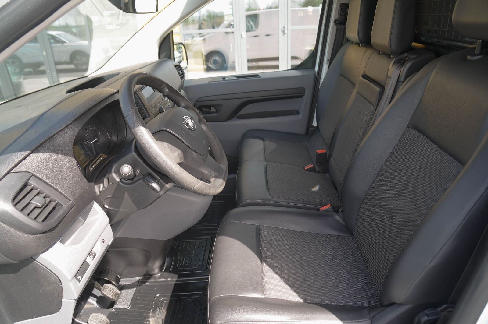Toyota ProAce 2.0 FWD 90 kW 2.0 90kW 2021, photo 7/13