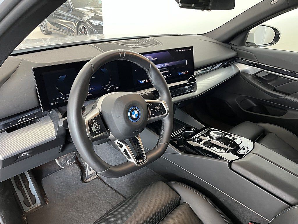 BMW i5 2024, photo 6/29