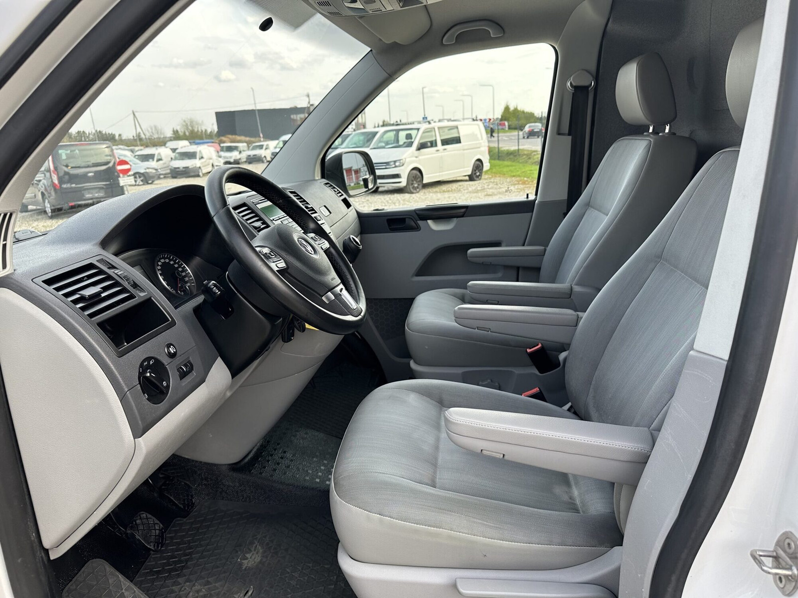 Volkswagen Transporter 2013, photo 6/18