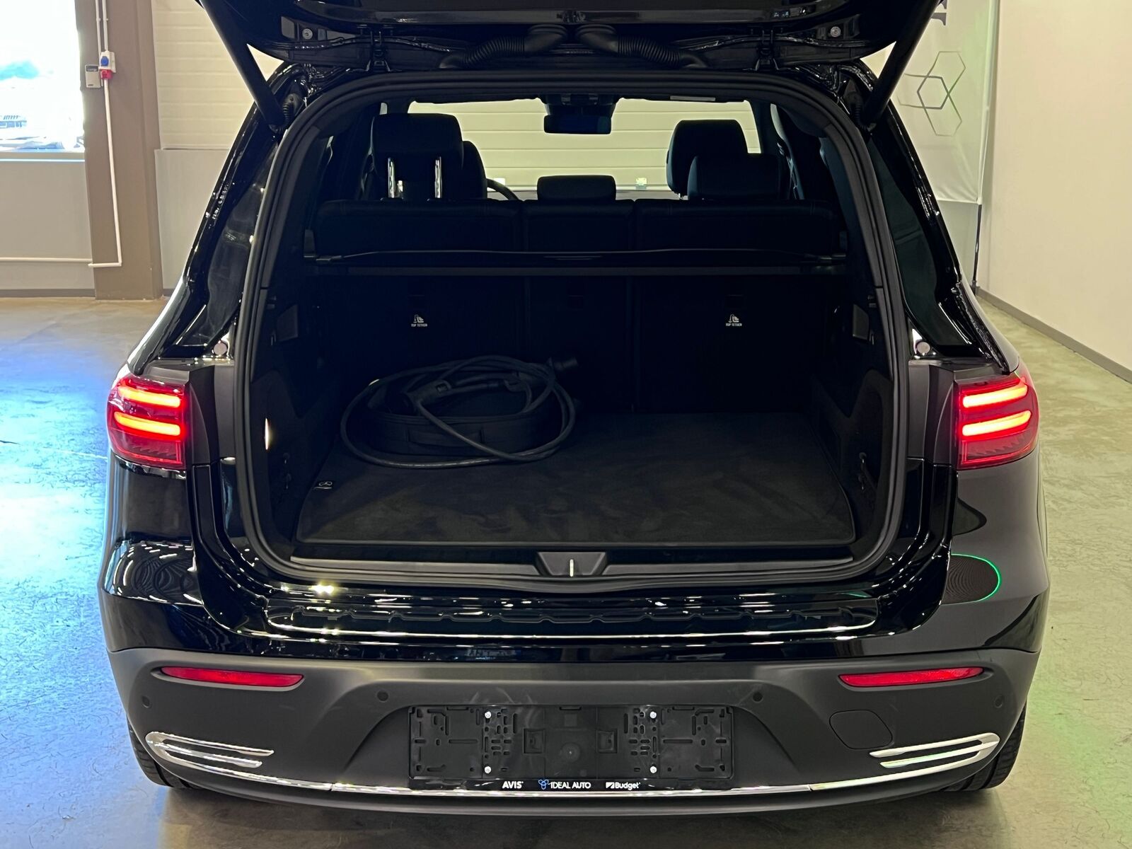 Mercedes-Benz EQB 2025, photo 6/20