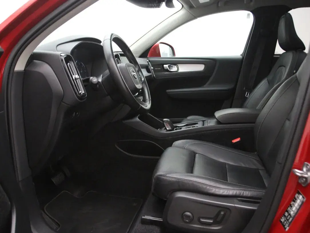 Volvo XC40 2018, photo 4/10