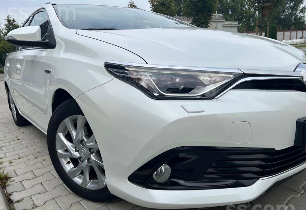 Toyota Auris 2015, photo 3/16
