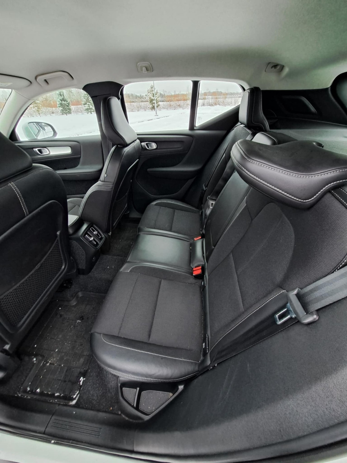 Volvo XC40 2020, photo 8/8