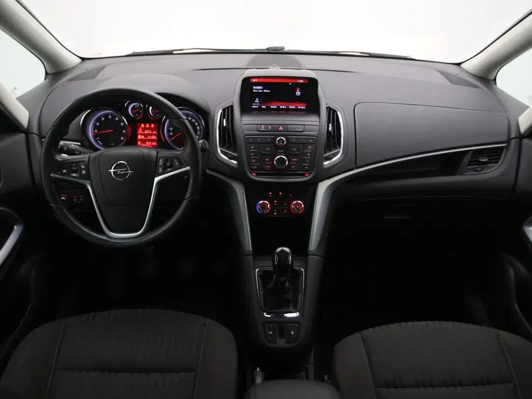 Opel Zafira 2016, photo 2/29