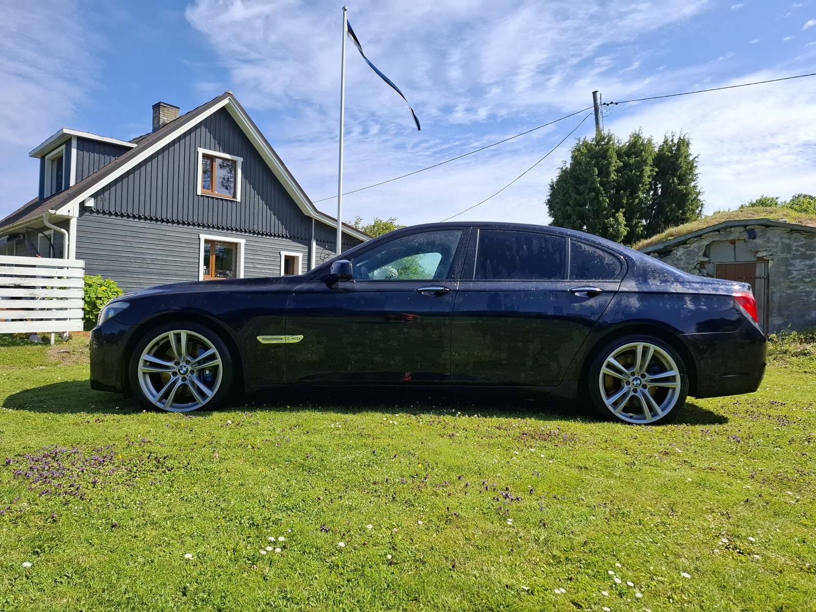 BMW 750 2010, photo 3/10