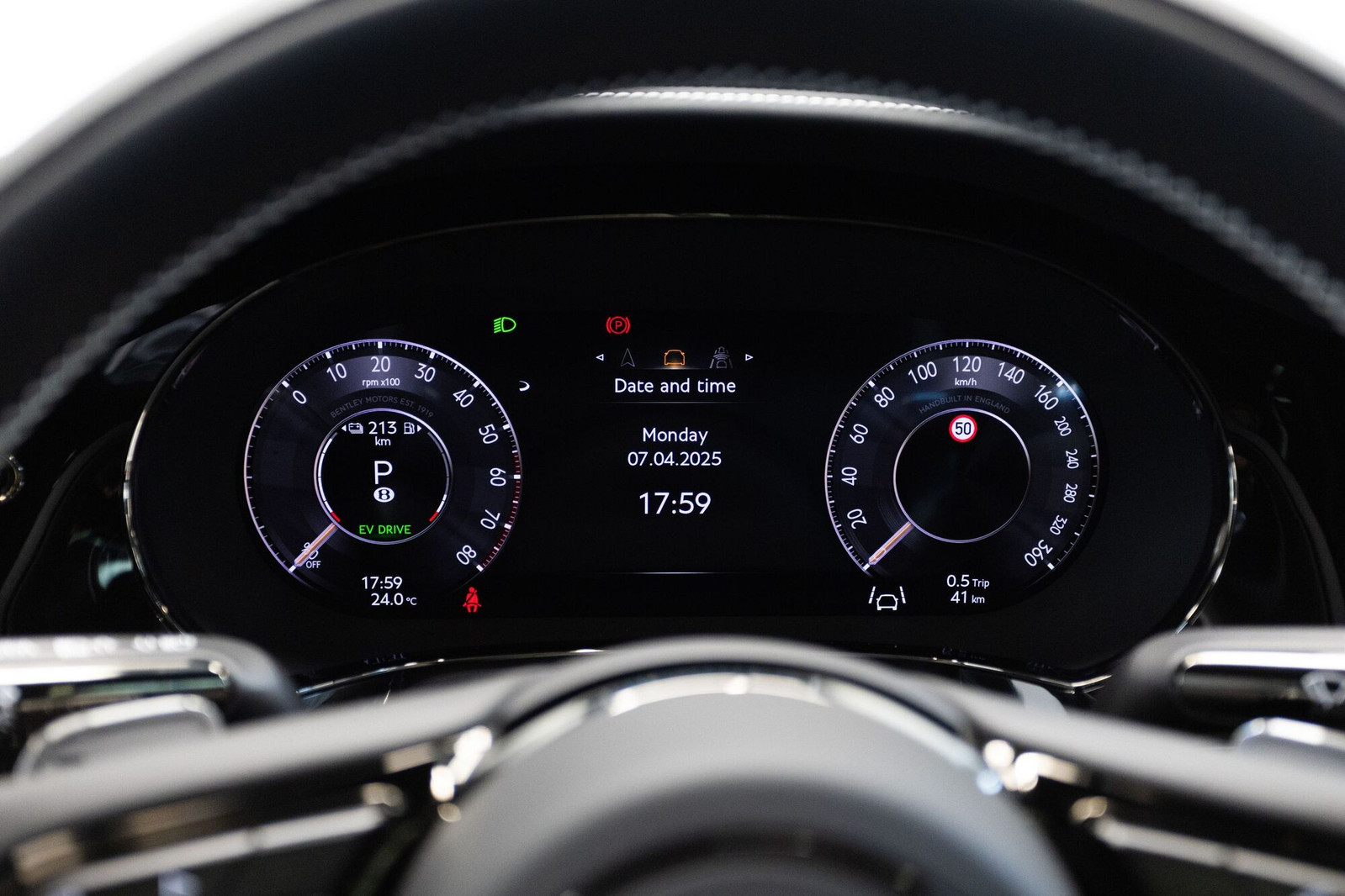 Bentley Flying Spur 2026, photo 6/10