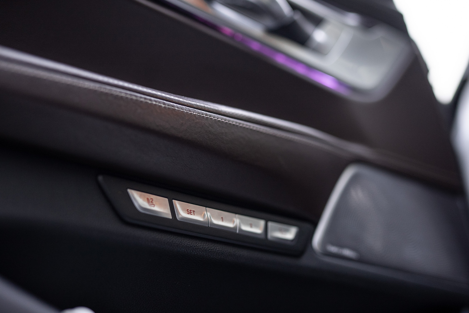 BMW 750 2016, photo 5/18