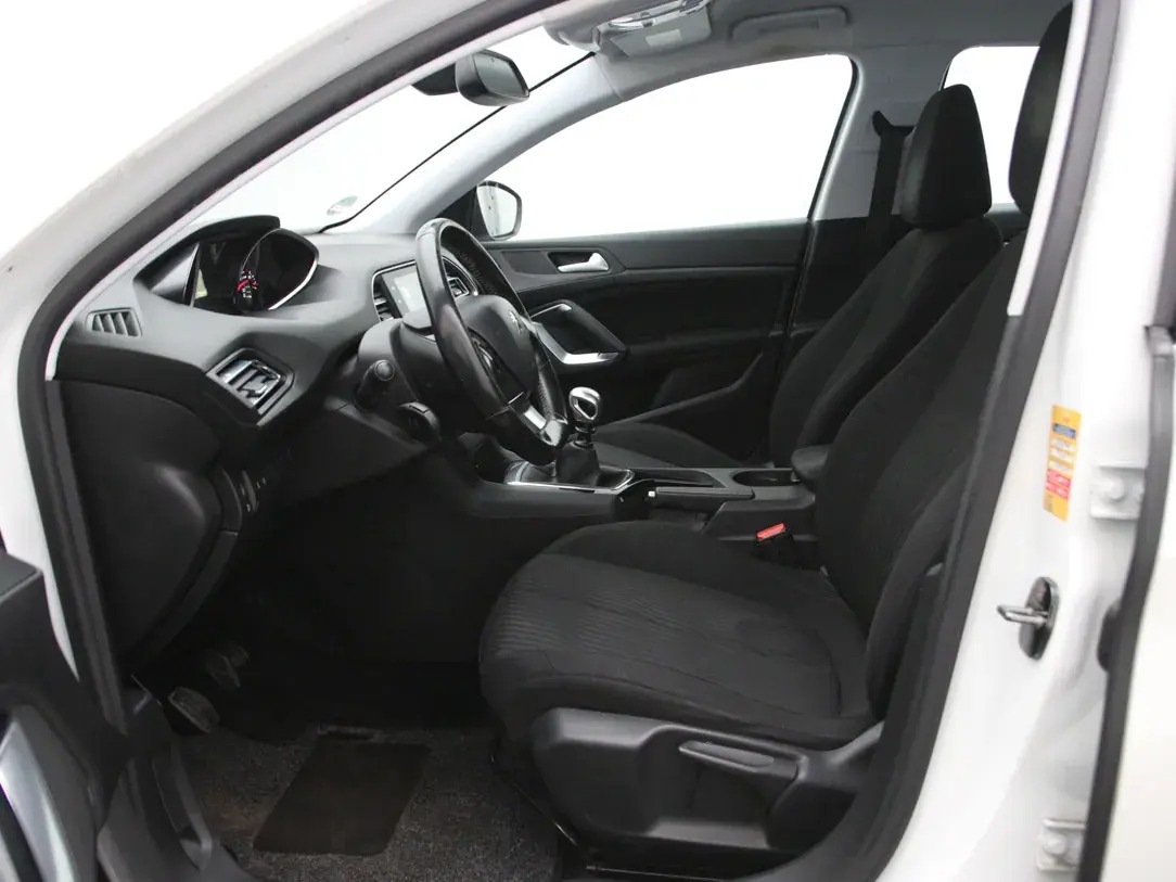 Peugeot 308 2015, photo 4/35