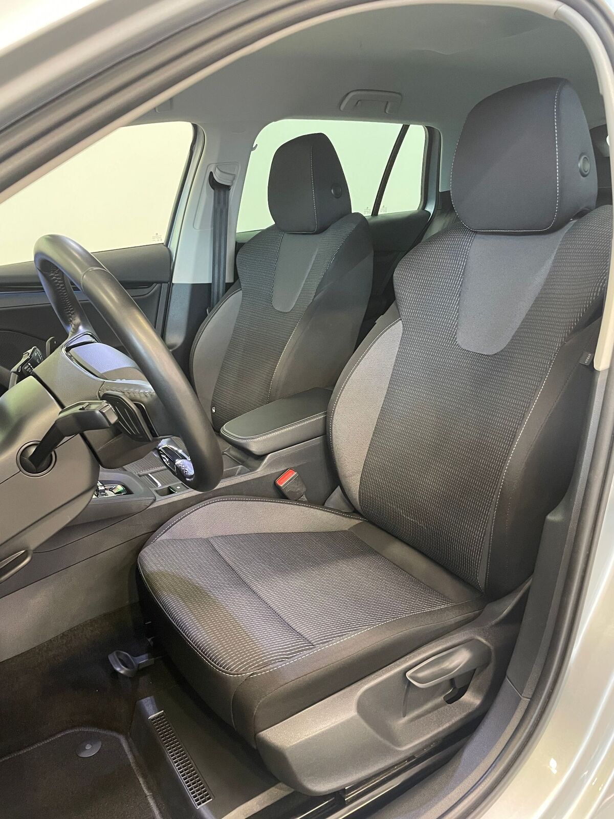 Škoda Octavia 2024, photo 7/10