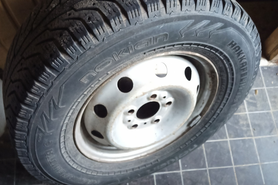 Kasutatud plekkvelg+lamellrehv 225/70R15,