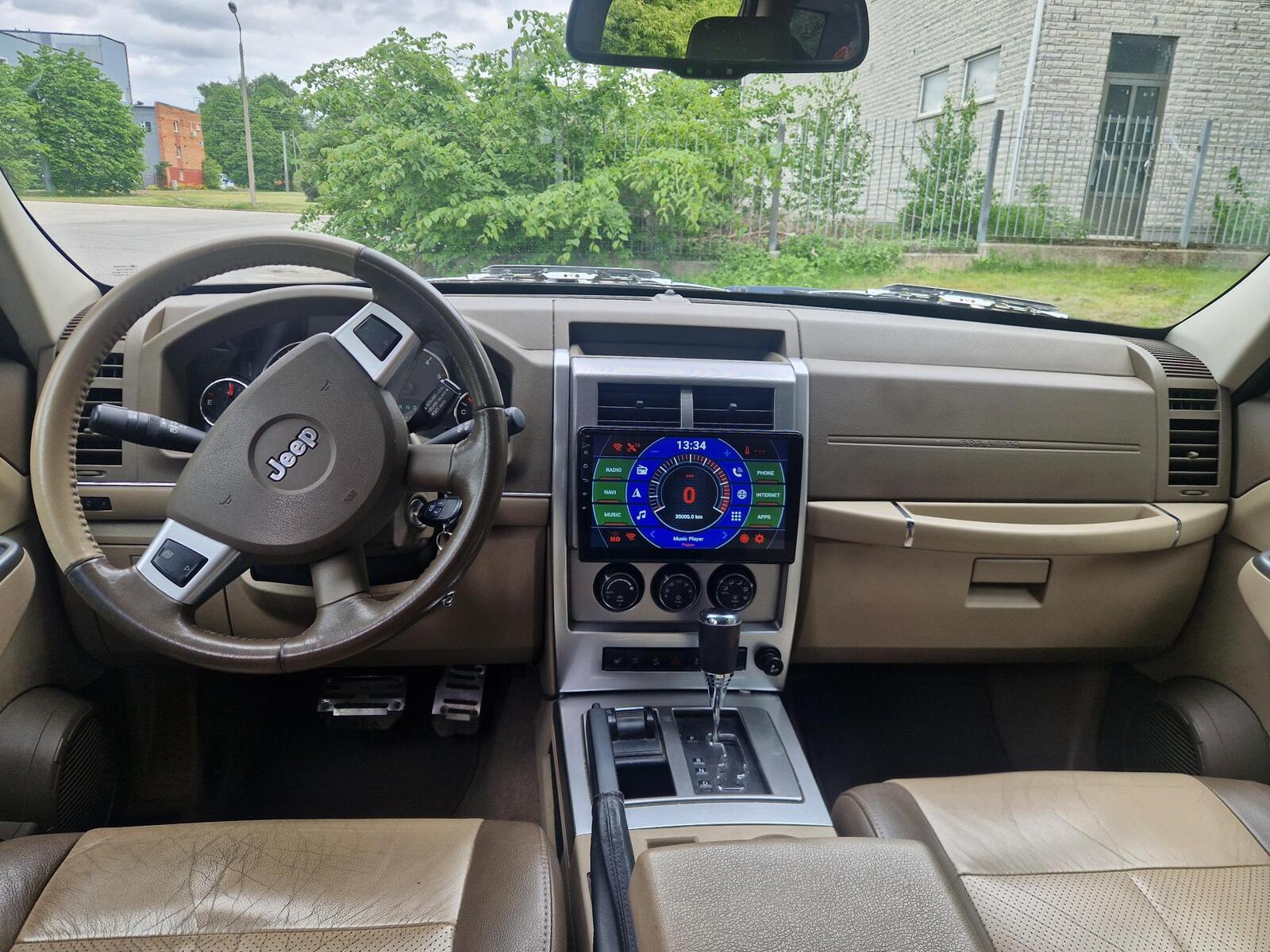 Jeep Cherokee 2010, photo 7/10