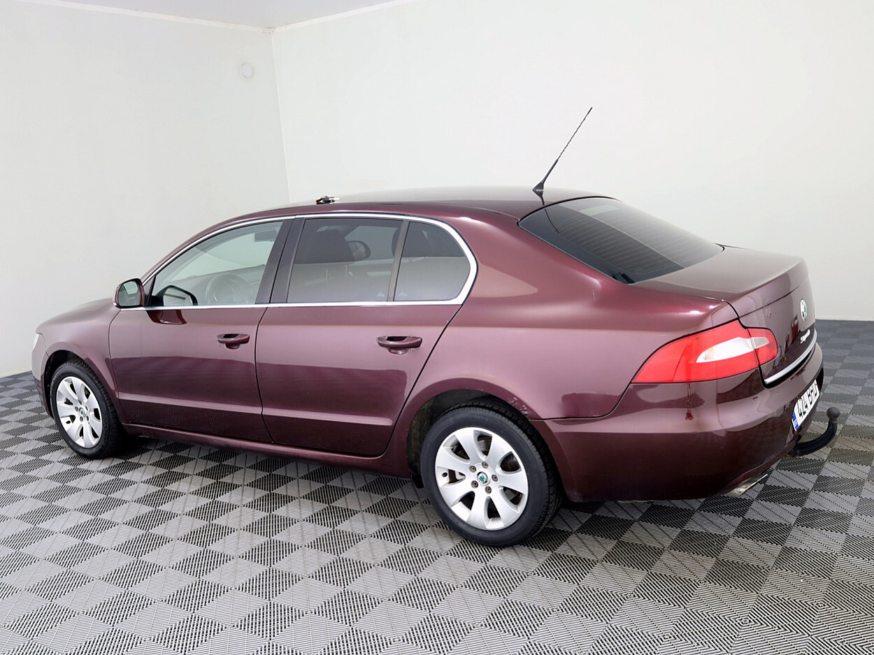Škoda Superb 2009, kuva 4/7