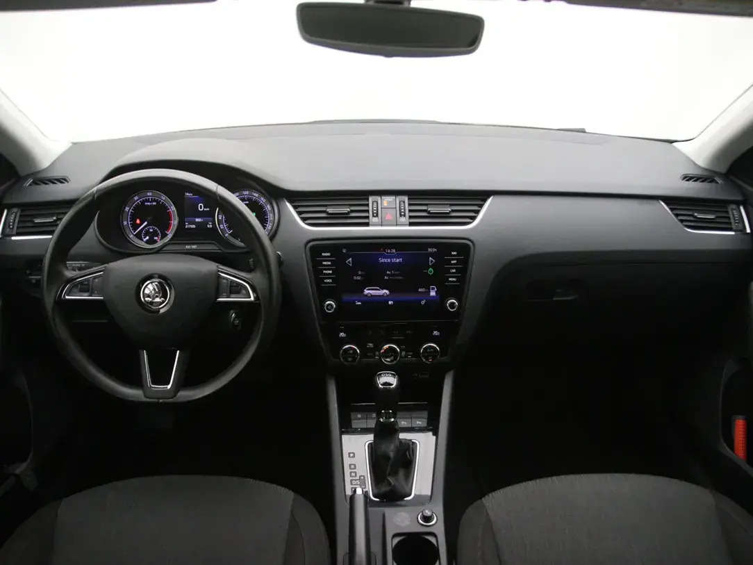Škoda Octavia 2019, photo 2/31