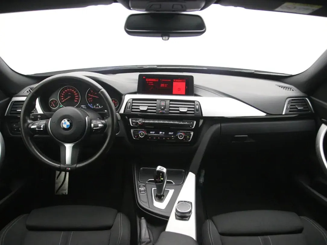 BMW 320 Executive Edition 2.0 135kW 2019, photo 2/10