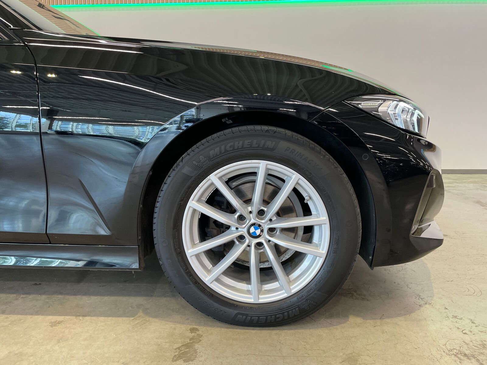 BMW 318 i 2023, photo 5/24