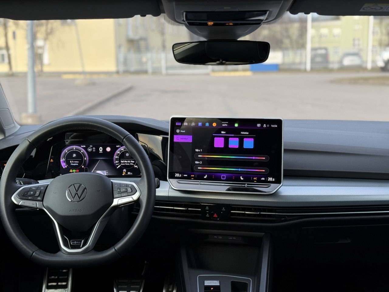 Volkswagen Golf 2024, photo 3/5