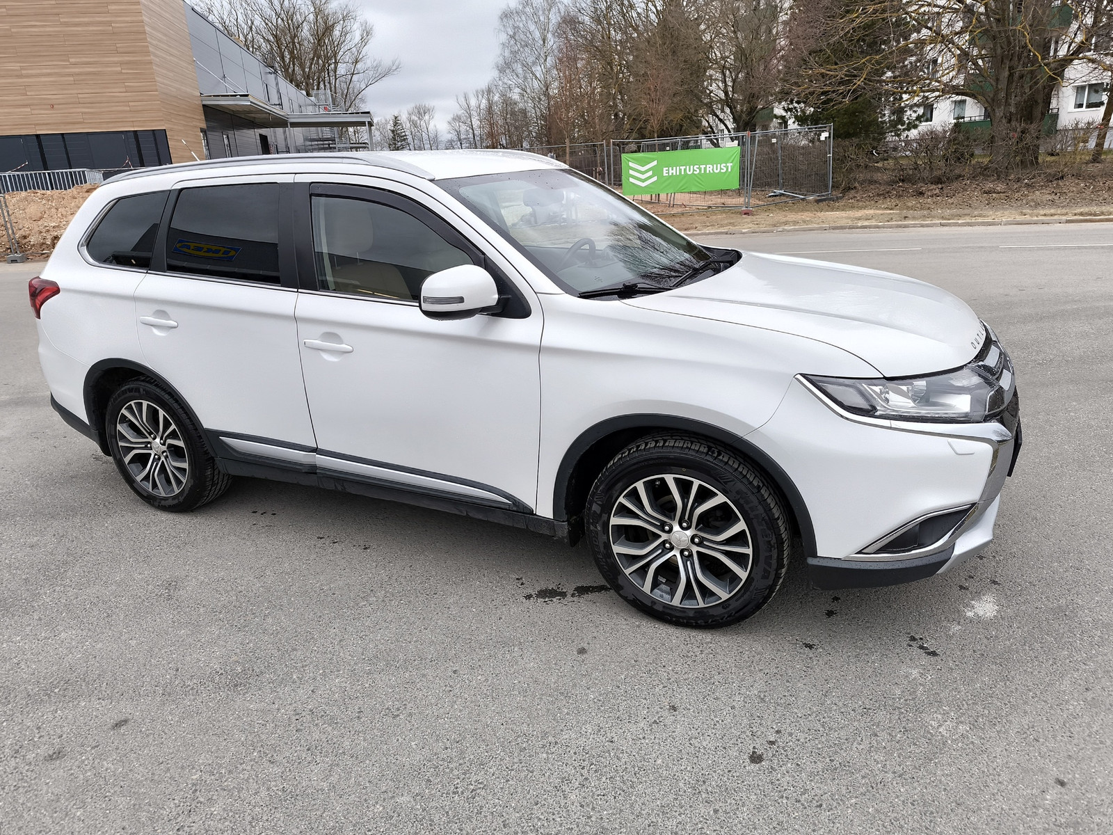 Mitsubishi Outlander 2015, kuva 4/6
