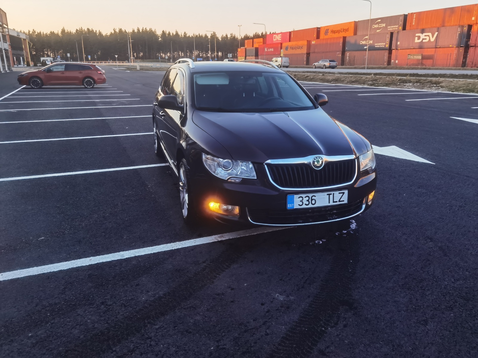 Škoda Superb 2011, kuva 4/10