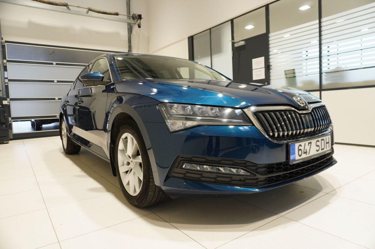 Škoda Superb 2022, photo 4/10