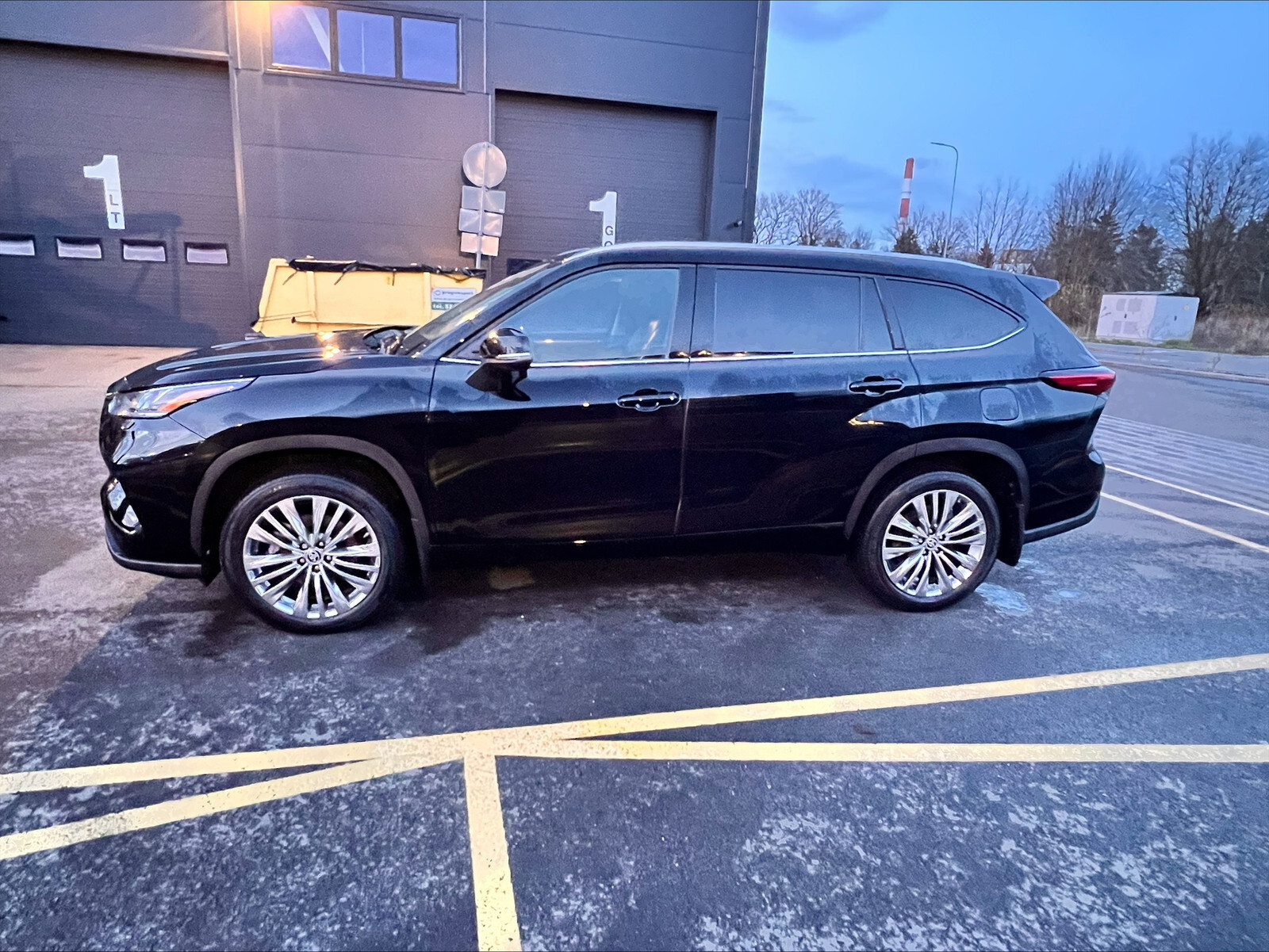 Toyota Highlander 2023, photo 5/7